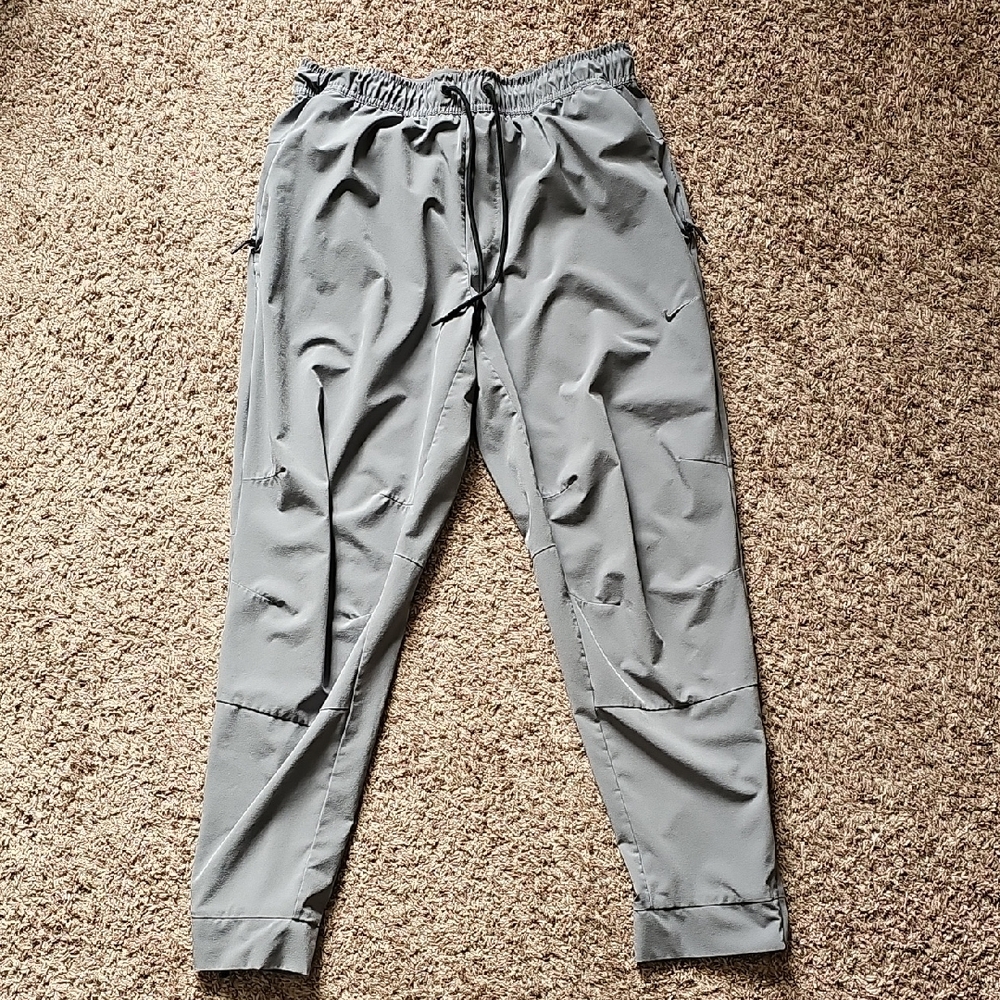 Nike Men's Light Gray Joggers